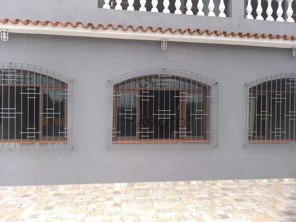 Casa à venda com 5 quartos, 319m² - Foto 1