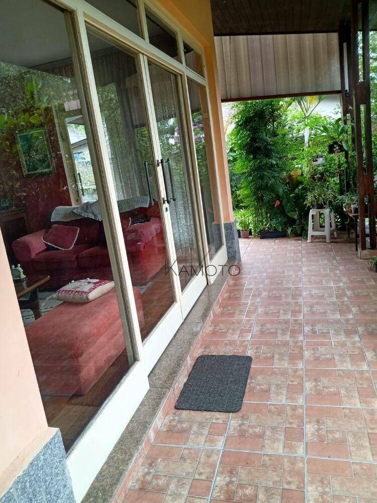 Casa à venda e aluguel com 4 quartos, 250m² - Foto 1