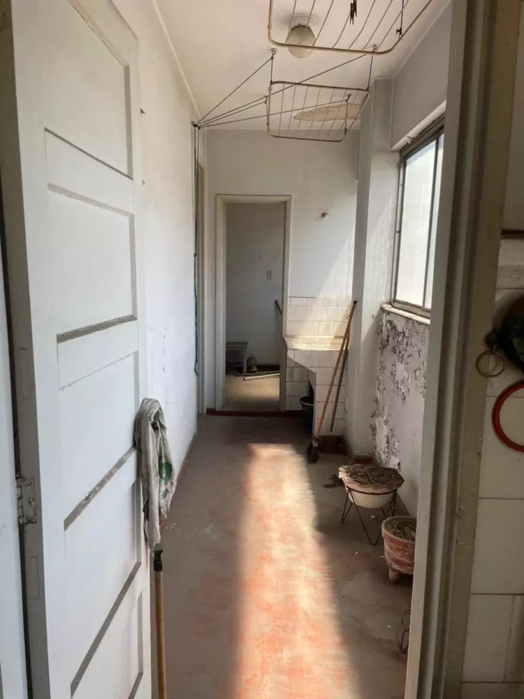 Apartamento à venda com 3 quartos, 140m² - Foto 2