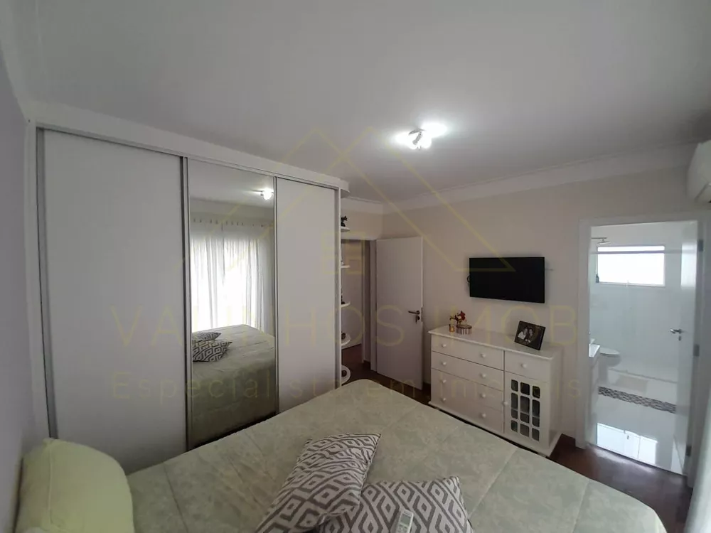 Casa, 5 quartos, 350 m² - Foto 1