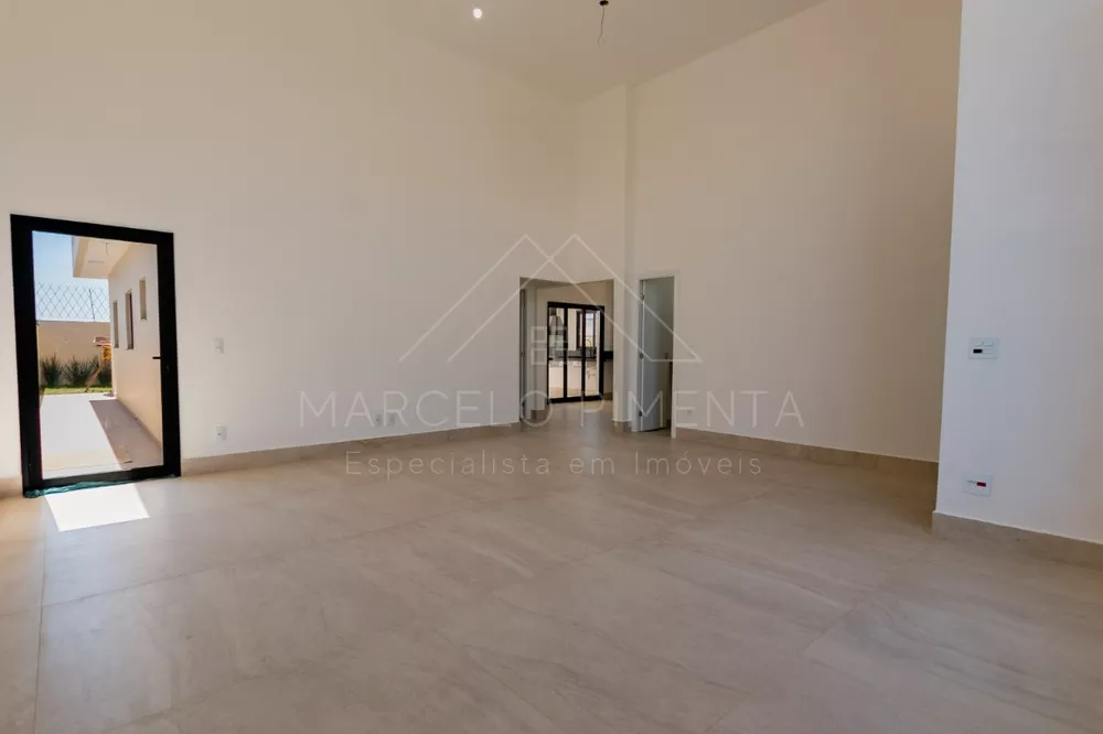 Casa à venda com 3 quartos, 300m² - Foto 4