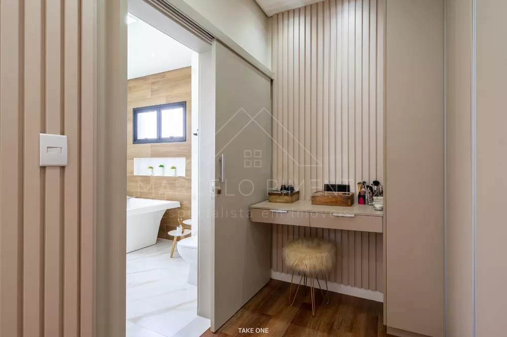 Casa, 4 quartos, 353 m² - Foto 1