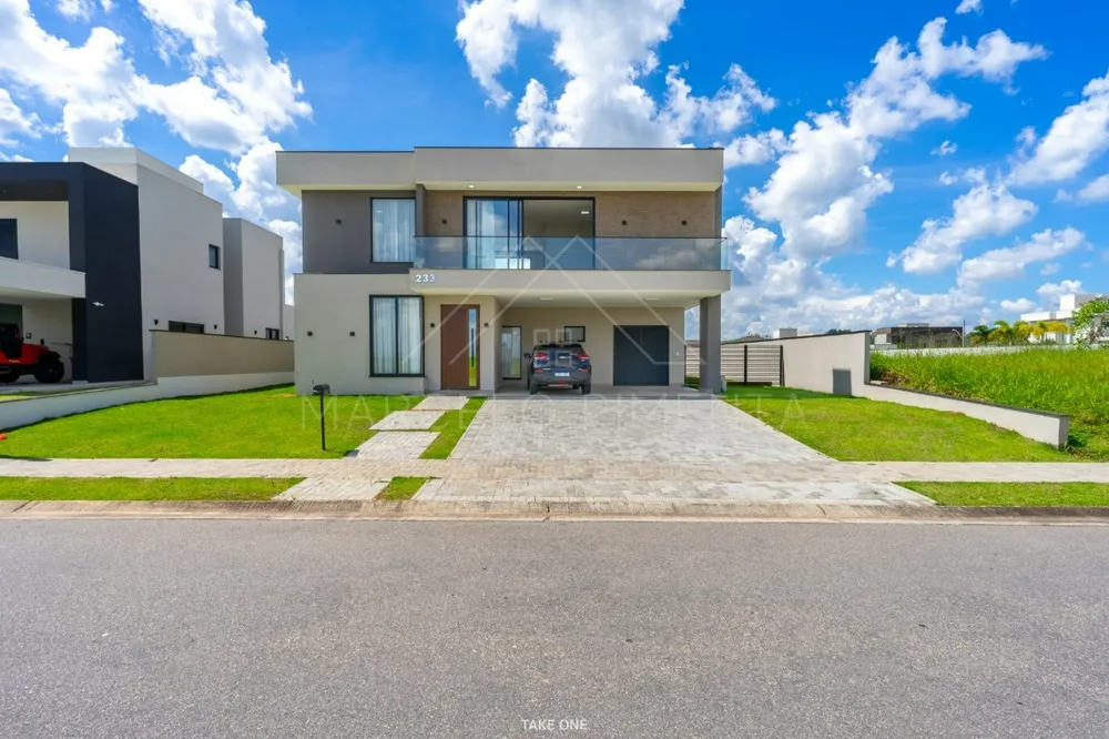 Casa, 4 quartos, 353 m² - Foto 1