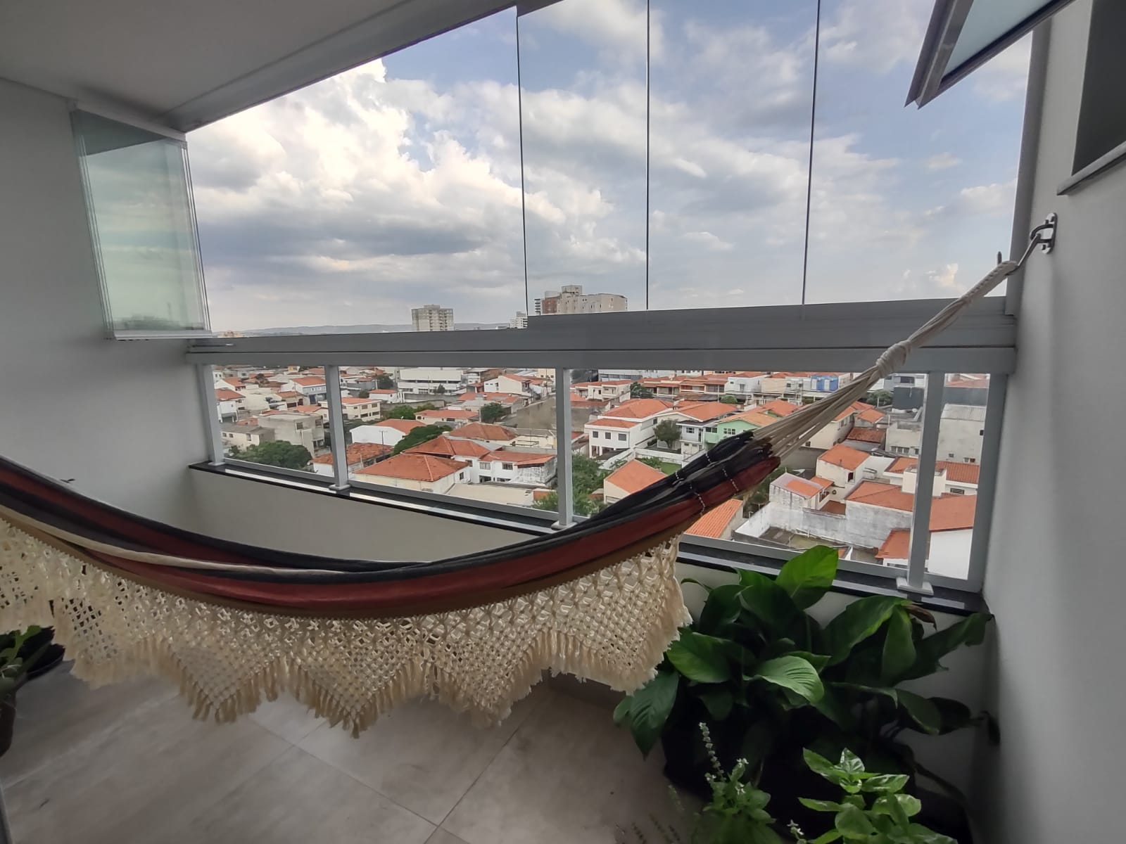 Apartamento à venda com 3 quartos, 97m² - Foto 2