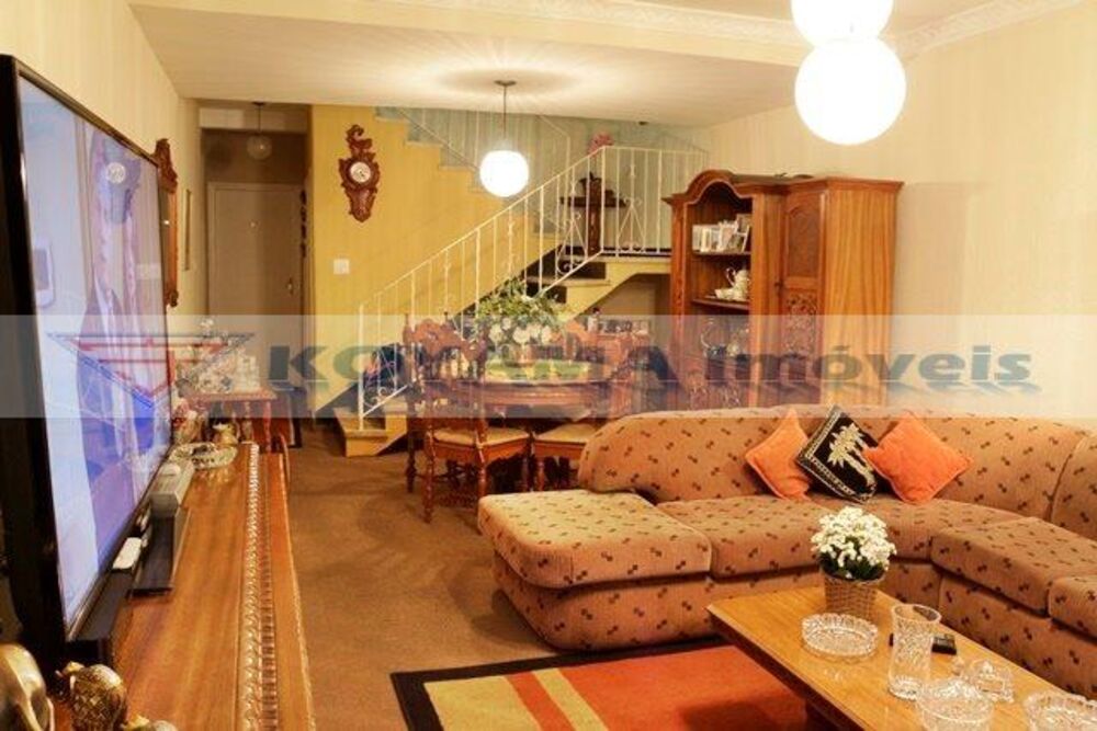 Sobrado à venda com 3 quartos, 226m² - Foto 1