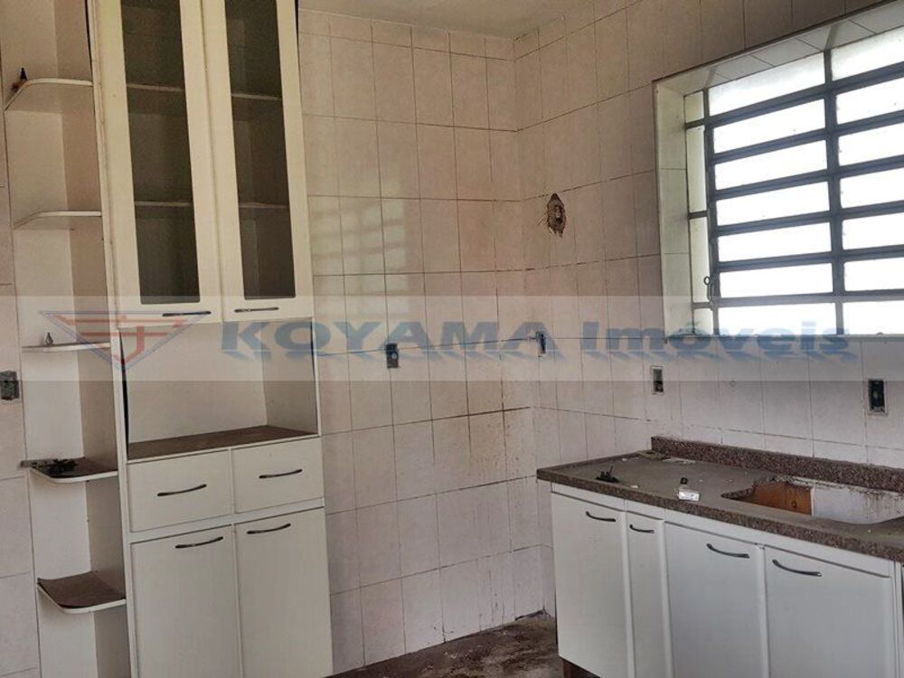 Casa à venda com 2 quartos, 190m² - Foto 2