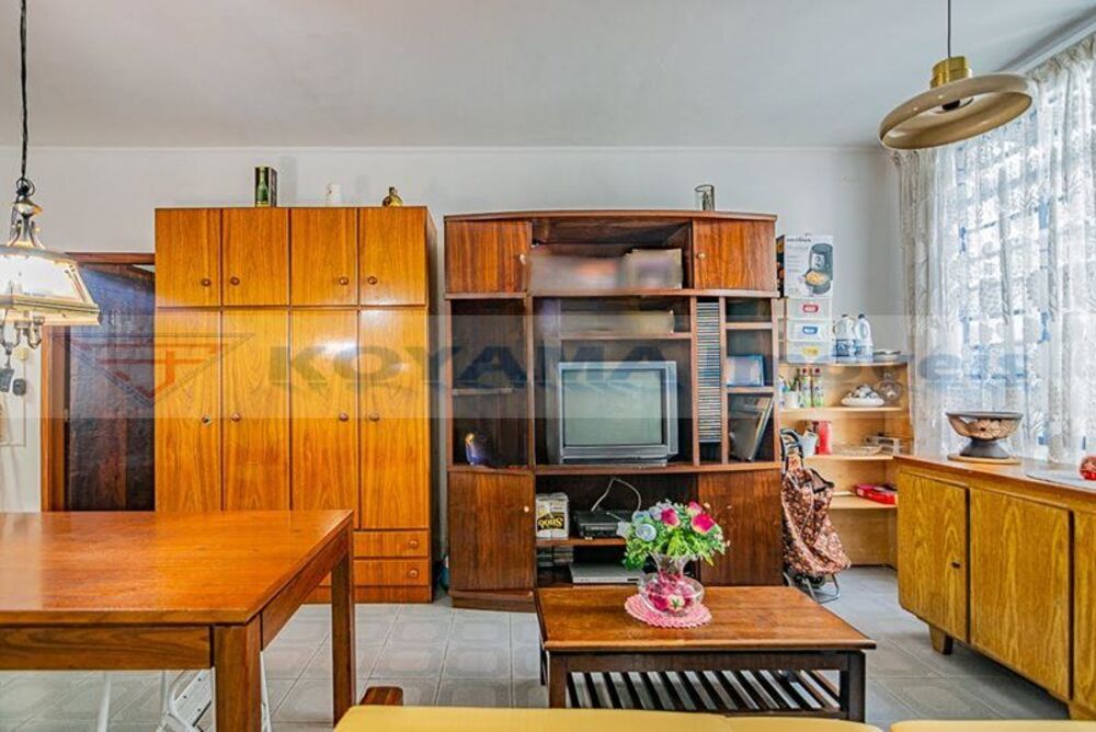 Casa à venda com 4 quartos, 317m² - Foto 1