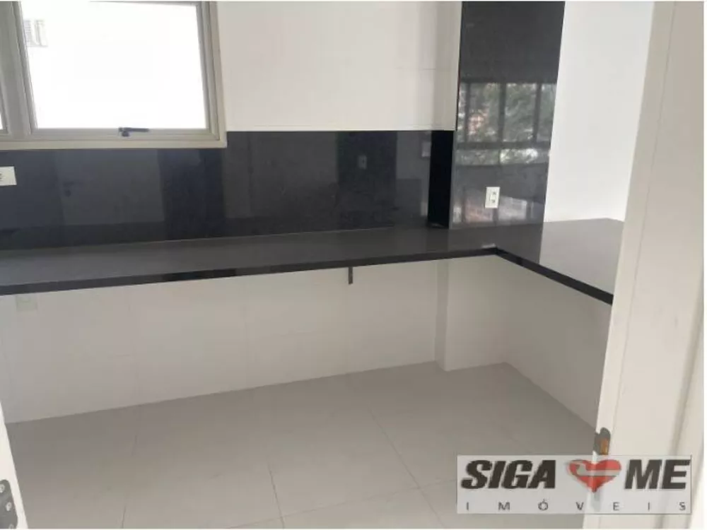 Apartamento à venda com 3 quartos, 187m² - Foto 3