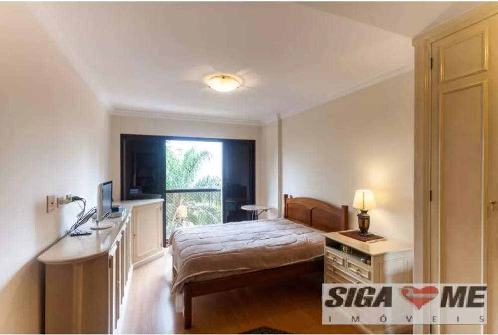 Apartamento à venda com 3 quartos, 156m² - Foto 2