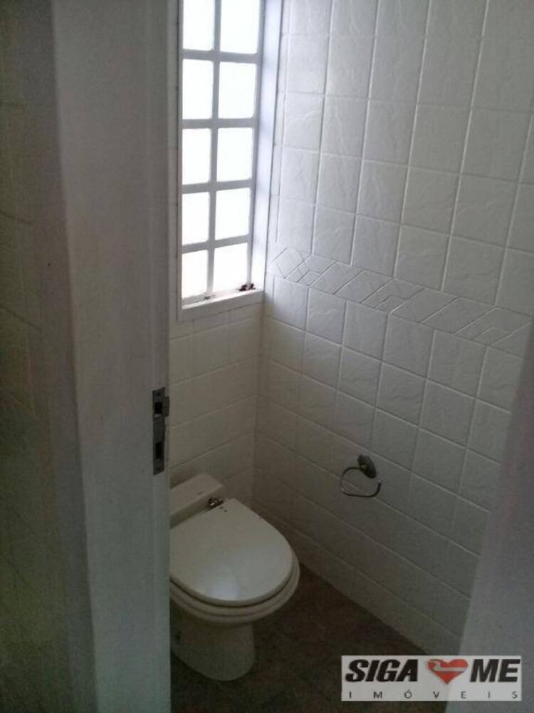 Casa à venda e aluguel com 7 quartos, 330m² - Foto 2