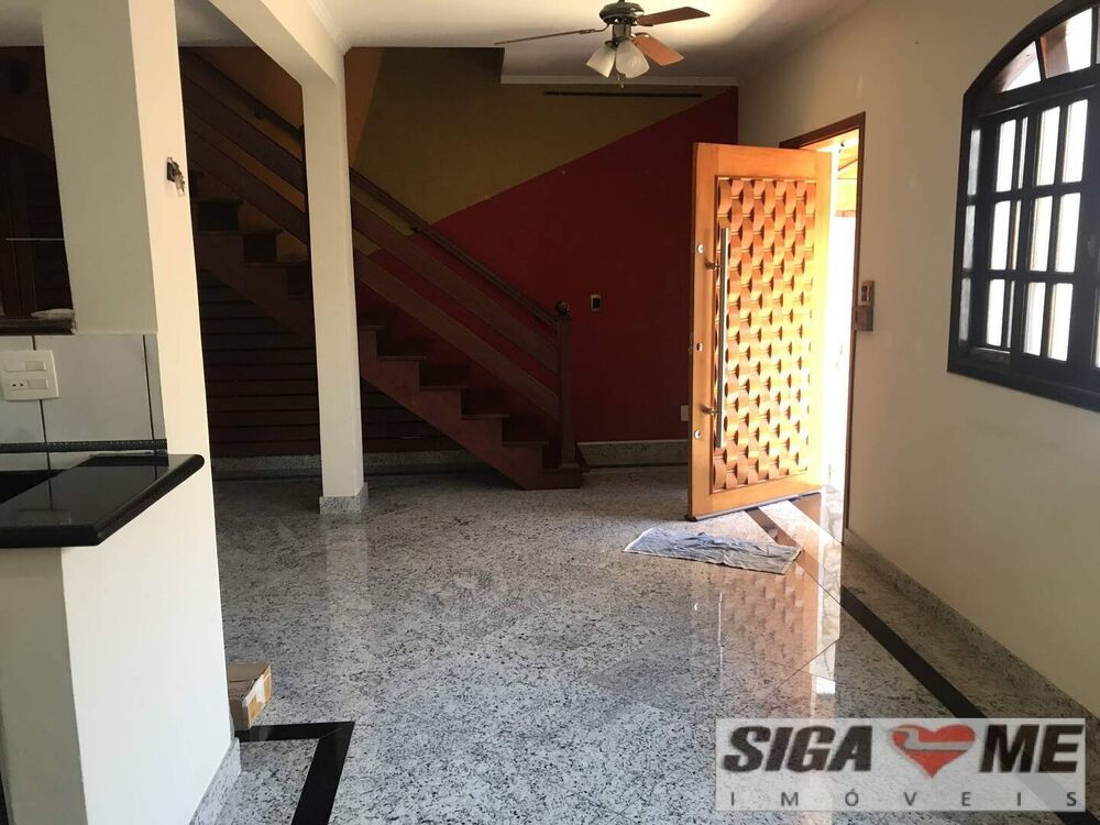 Casa à venda com 3 quartos, 121m² - Foto 2