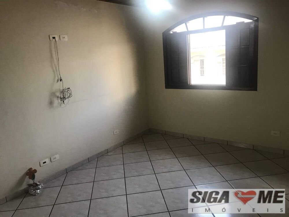 Casa à venda com 3 quartos, 121m² - Foto 18