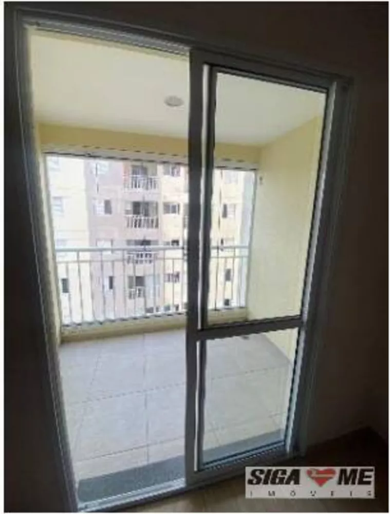 Apartamento à venda com 2 quartos, 64m² - Foto 2