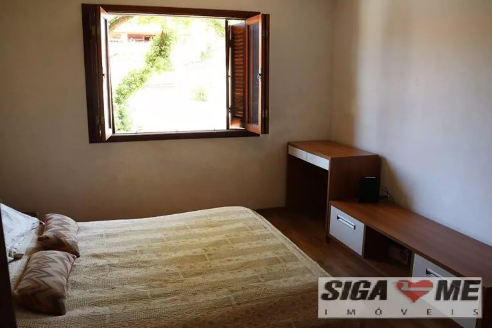 Casa à venda com 3 quartos, 236m² - Foto 4