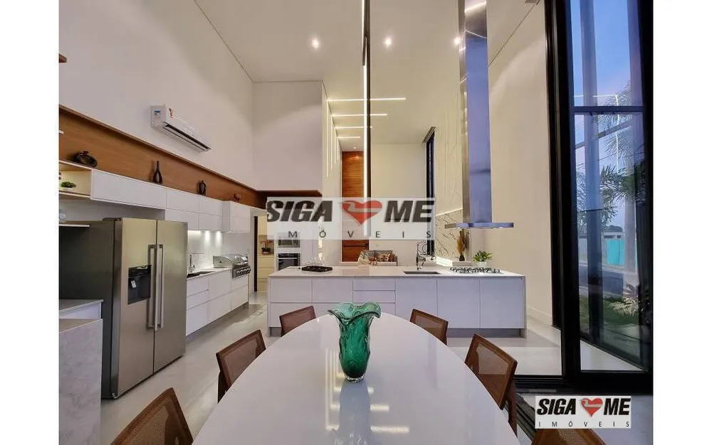 Casa, 3 quartos, 240 m² - Foto 2