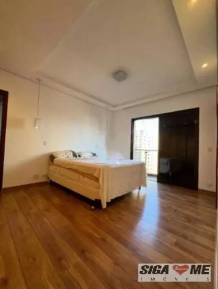 Apartamento para alugar com 3 quartos, 216m² - Foto 4