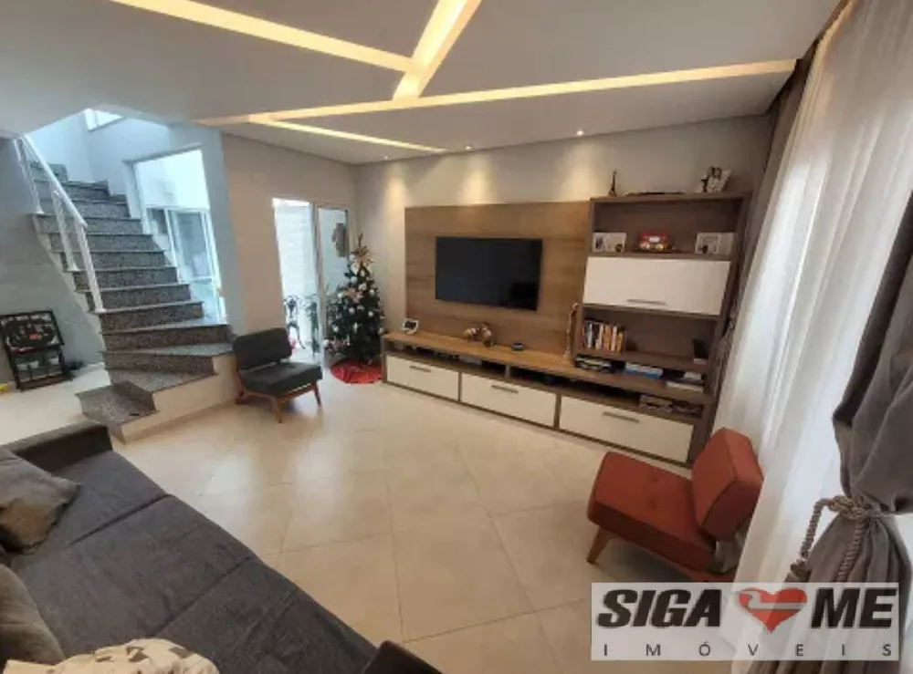 Casa à venda com 4 quartos, 160m² - Foto 1