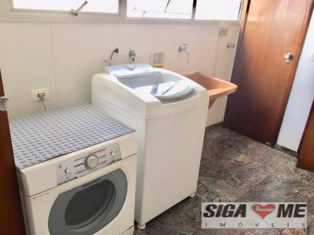 Apartamento para alugar com 4 quartos, 200m² - Foto 22