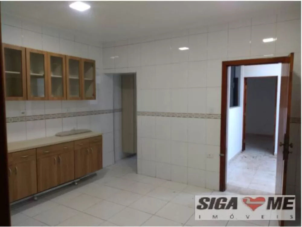 Casa à venda com 3 quartos, 202m² - Foto 1