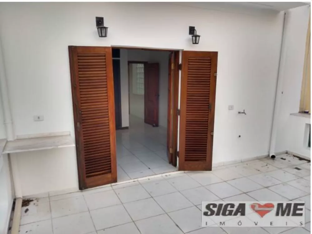 Casa à venda com 3 quartos, 202m² - Foto 2