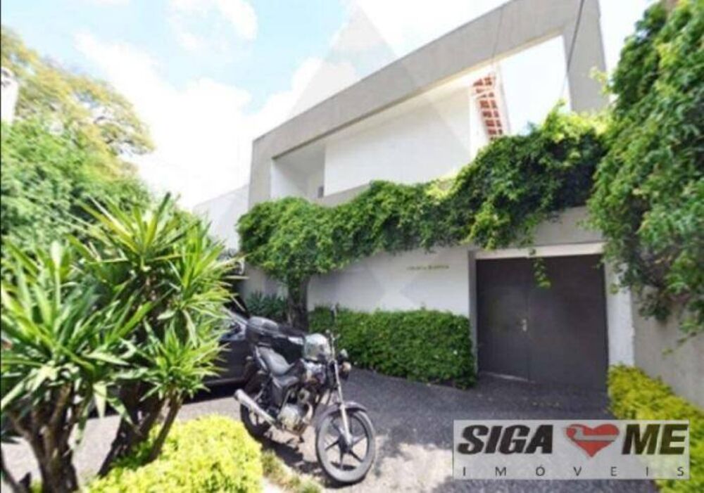 Sobrado, 8 quartos, 400 m² - Foto 1