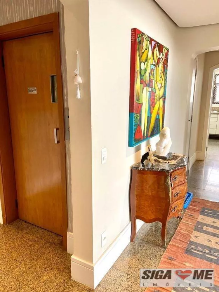 Apartamento à venda com 4 quartos, 190m² - Foto 2