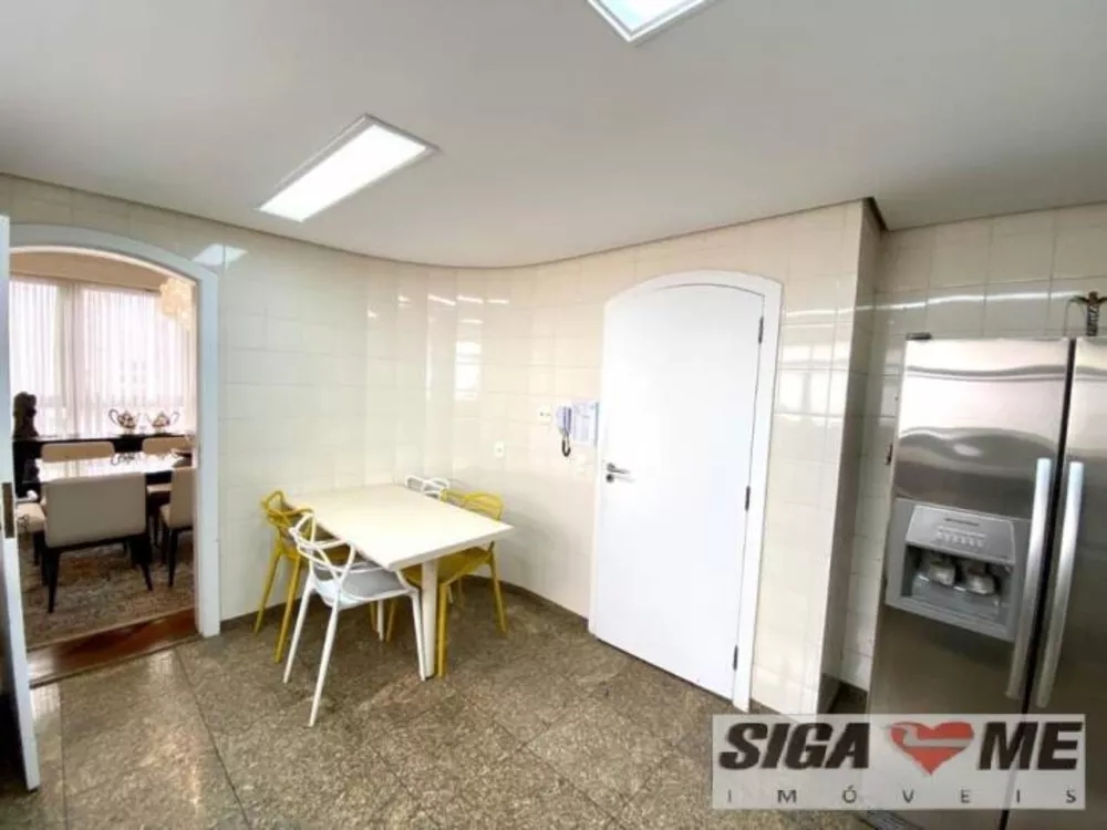 Apartamento à venda com 4 quartos, 190m² - Foto 12