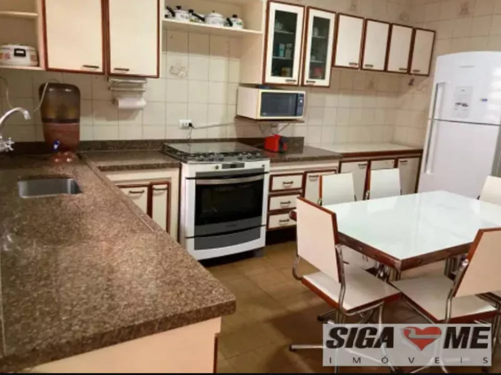 Casa à venda e aluguel com 3 quartos, 170m² - Foto 4