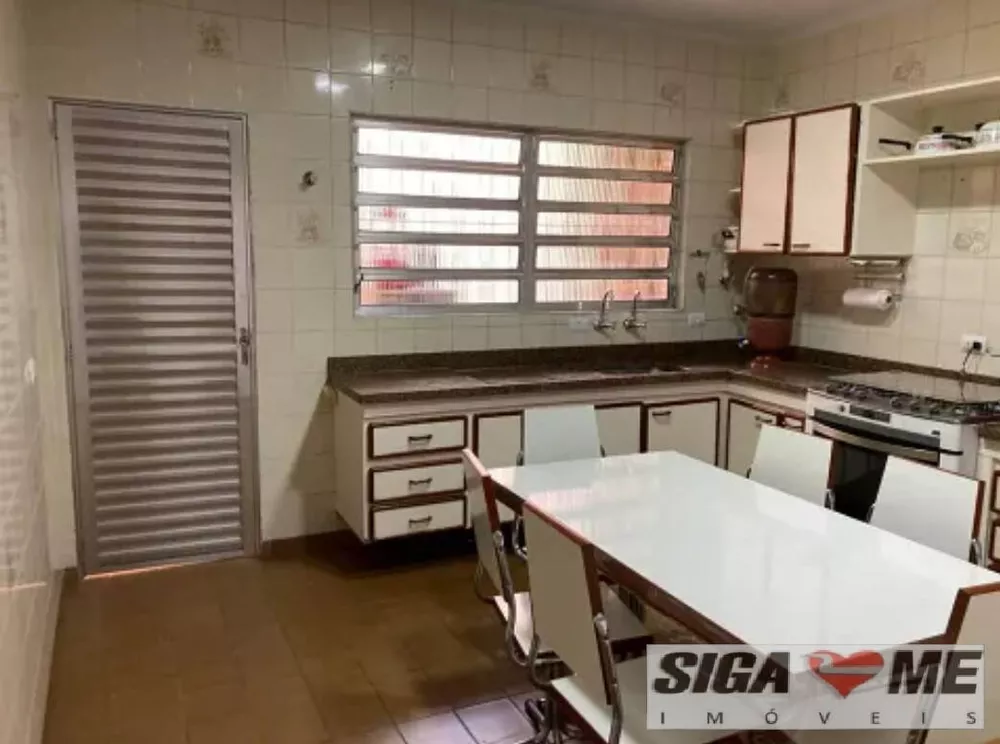 Casa à venda e aluguel com 3 quartos, 170m² - Foto 3