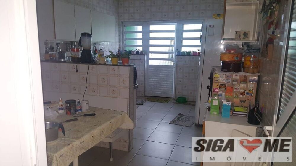 Casa, 3 quartos, 240 m² - Foto 3