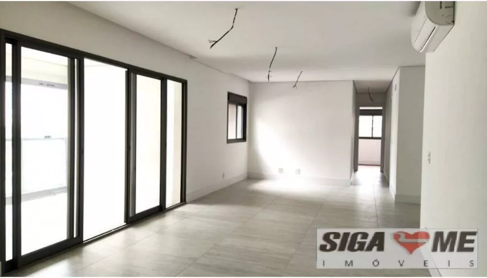 Apartamento à venda com 3 quartos, 146m² - Foto 2