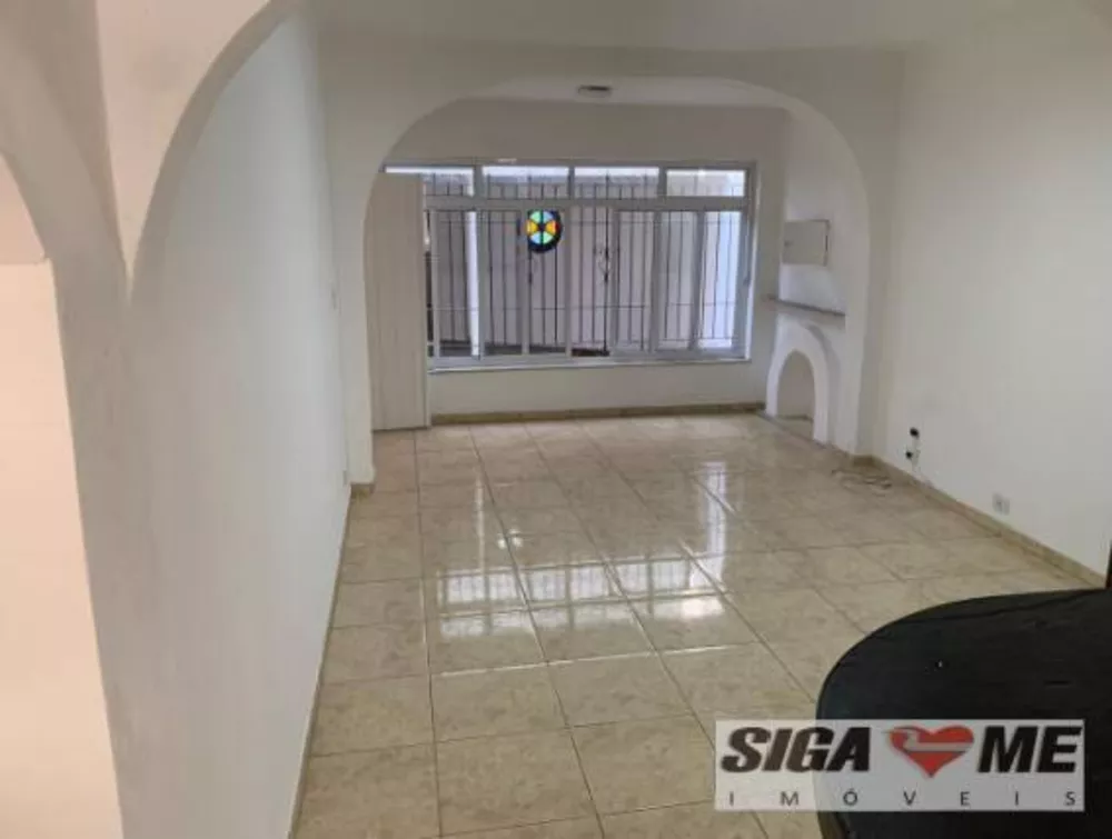 Casa à venda com 4 quartos, 182m² - Foto 1