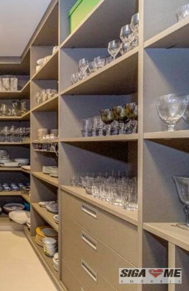 Casa à venda e aluguel com 4 quartos, 2554m² - Foto 8