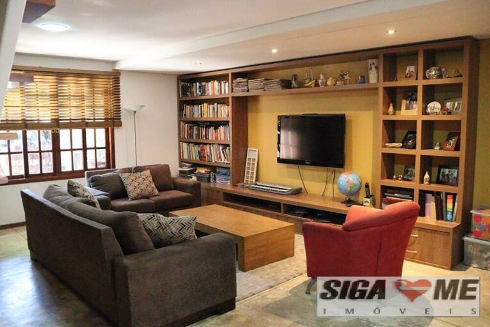 Casa, 3 quartos, 236 m² - Foto 1