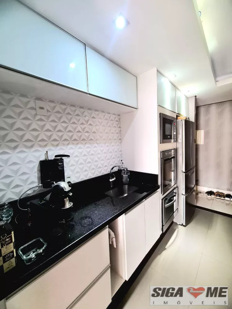 Apartamento à venda com 3 quartos, 70m² - Foto 4