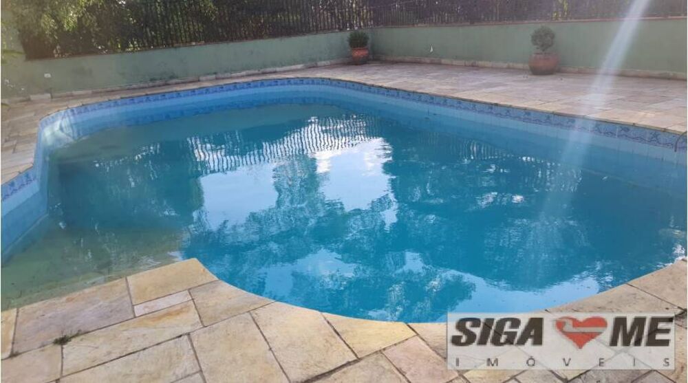 Casa à venda com 4 quartos, 840m² - Foto 2