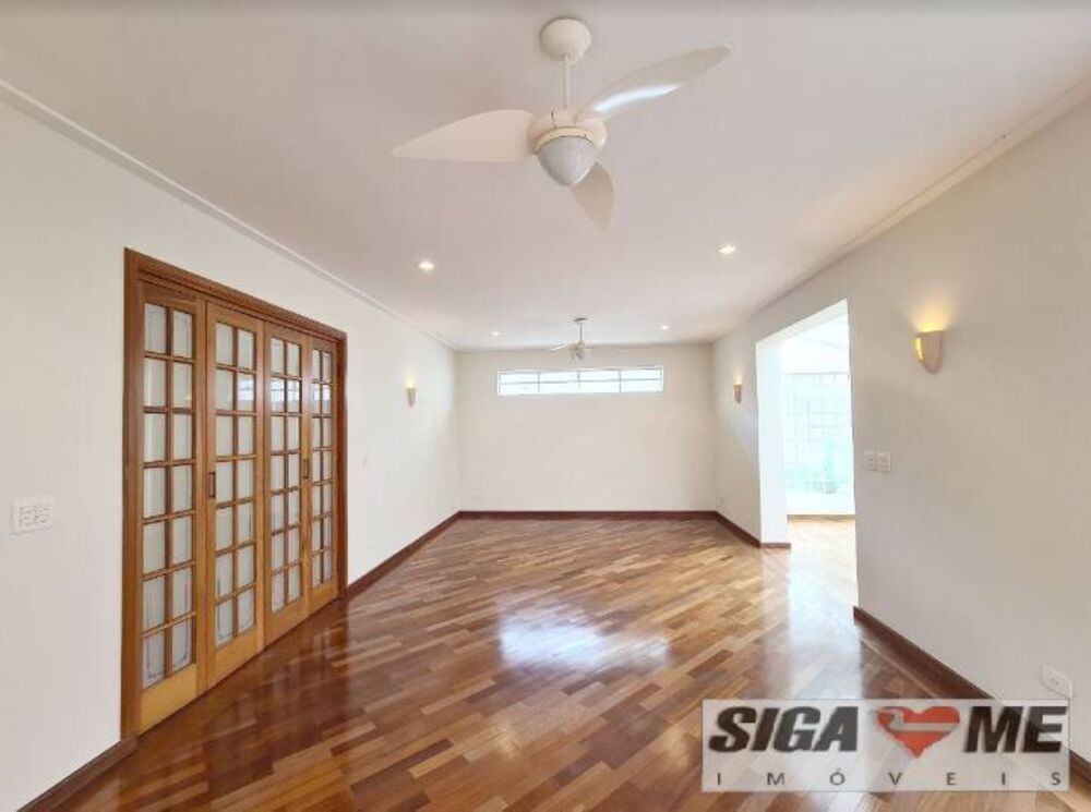 Casa à venda com 3 quartos, 1802m² - Foto 1