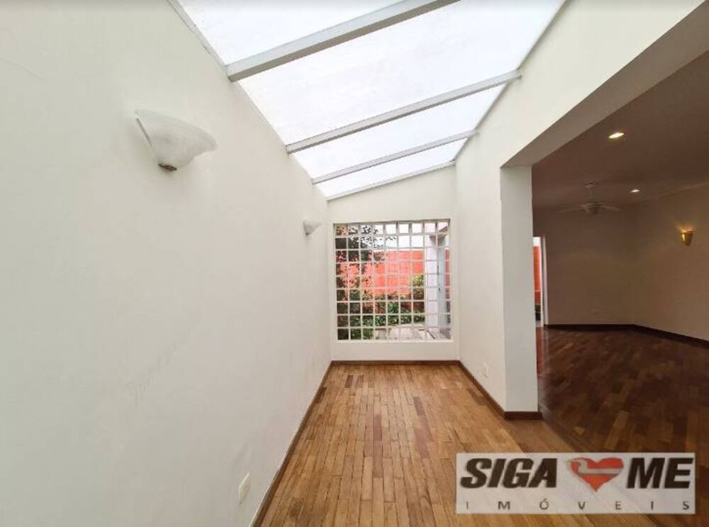 Casa à venda com 3 quartos, 1802m² - Foto 2