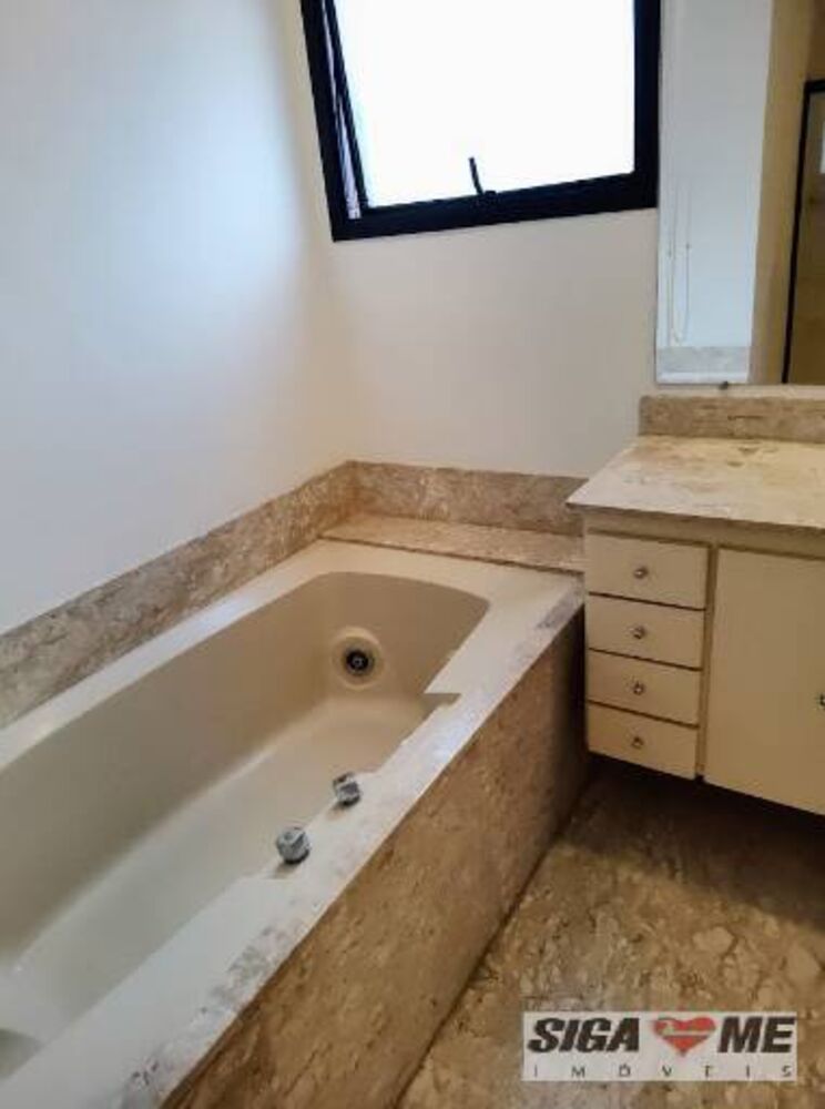 Apartamento para alugar com 2 quartos, 140m² - Foto 8