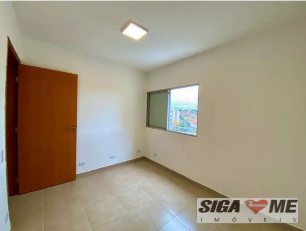 Apartamento à venda com 2 quartos, 70m² - Foto 4