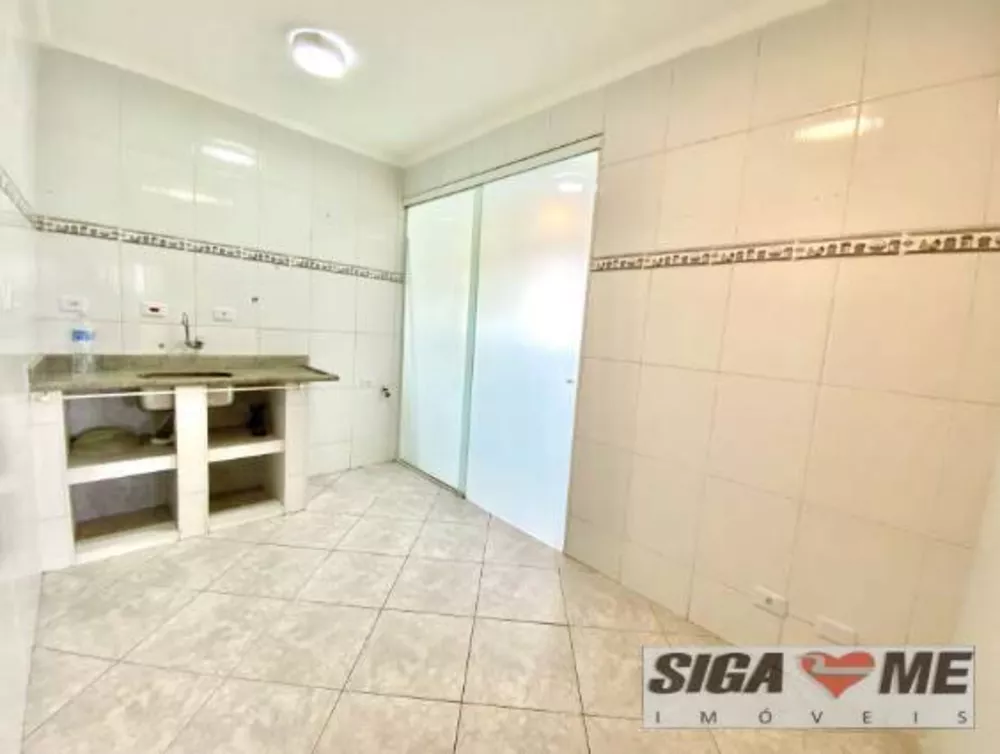 Apartamento à venda com 2 quartos, 70m² - Foto 2