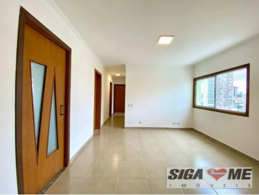 Apartamento à venda com 2 quartos, 70m² - Foto 3