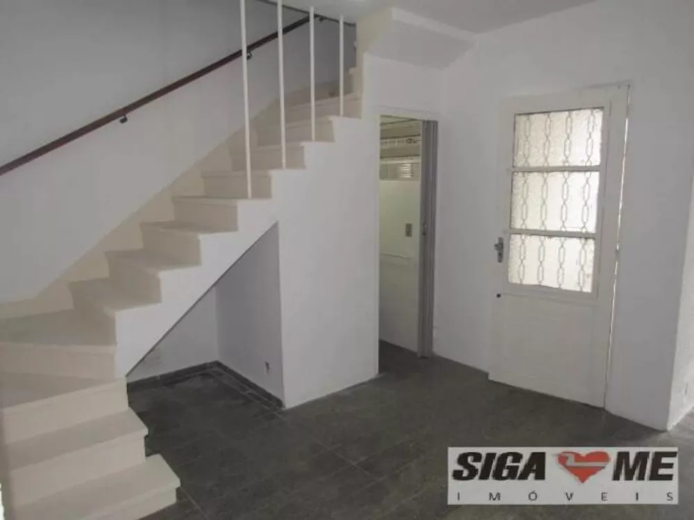 Casa à venda com 3 quartos, 124m² - Foto 1