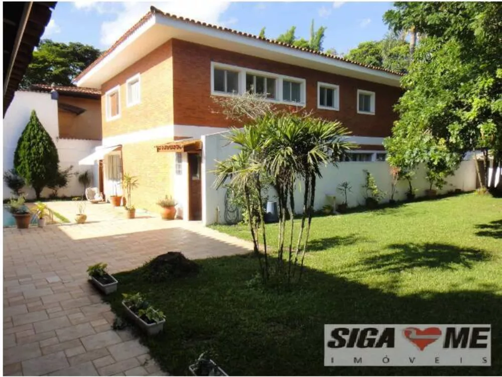 Casa à venda e aluguel com 4 quartos, 450m² - Foto 1