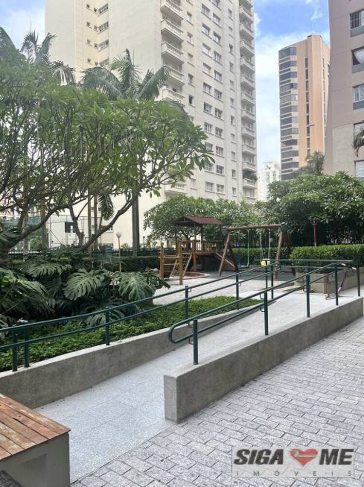 Apartamento para alugar com 4 quartos, 147m² - Foto 8