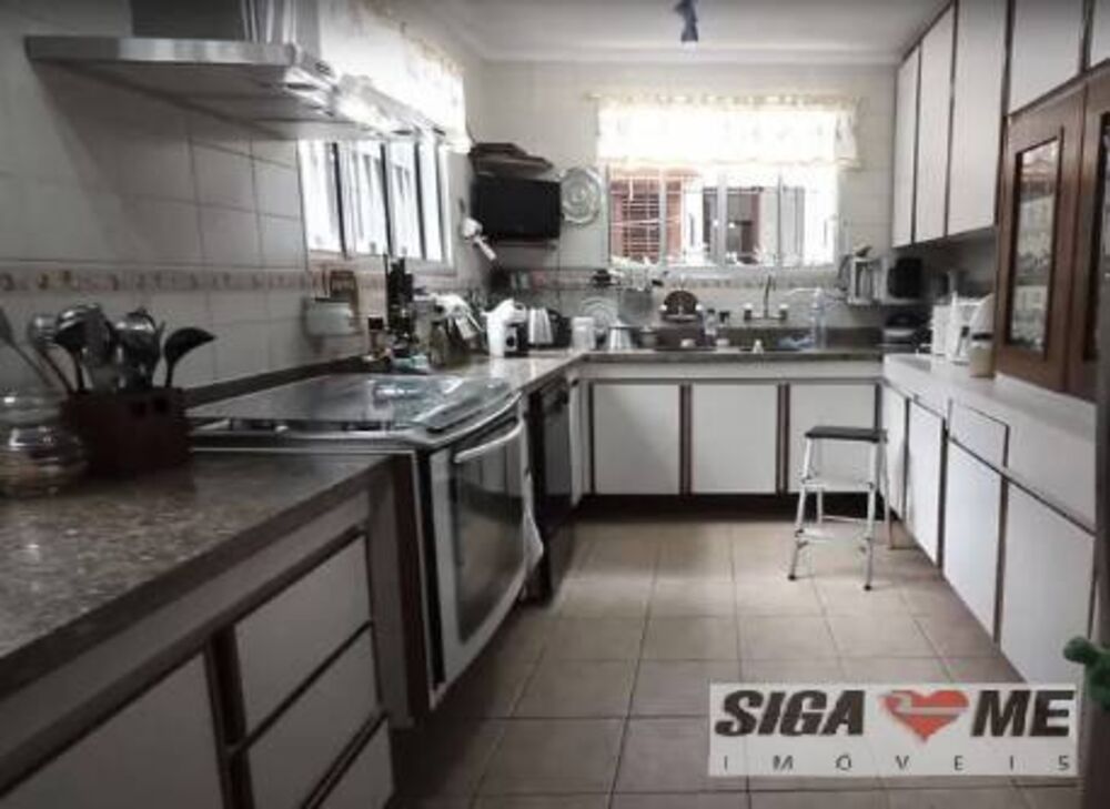 Sobrado à venda e aluguel com 4 quartos, 340m² - Foto 13