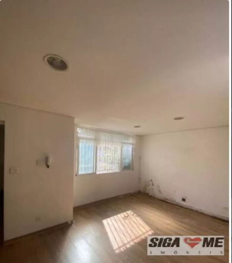 Casa à venda com 3 quartos, 225m² - Foto 1