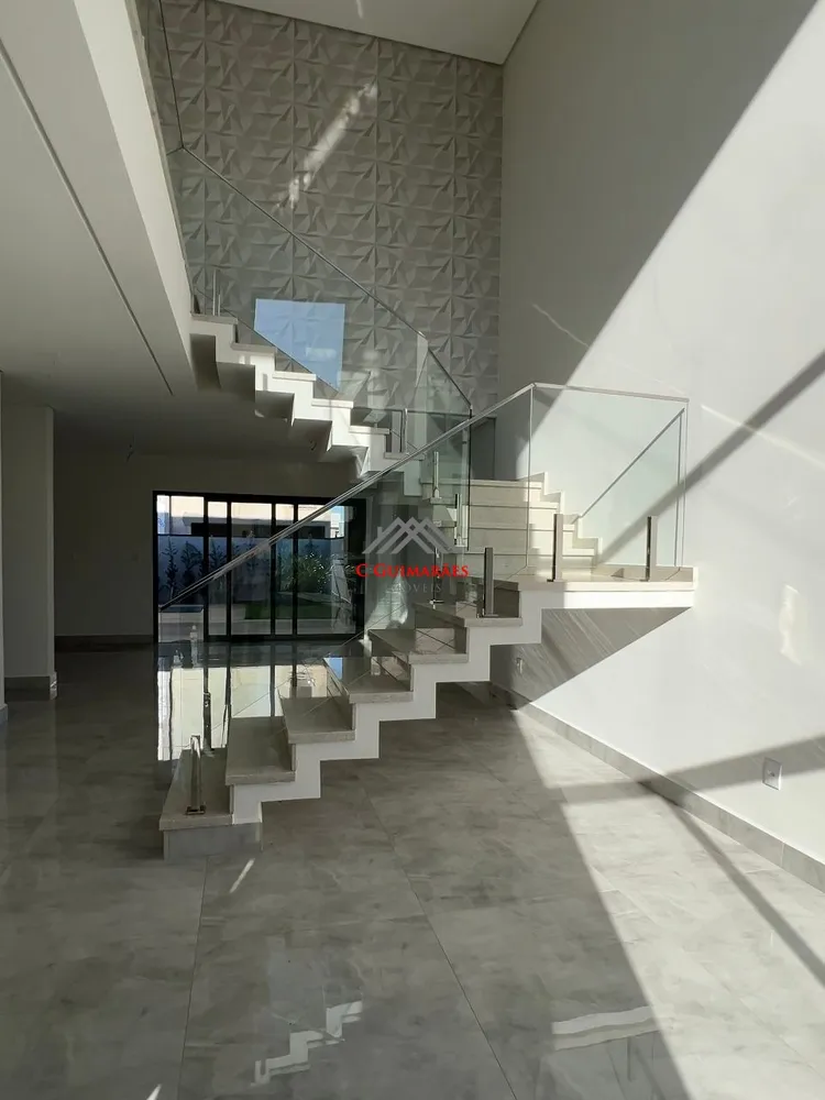 Casa, 4 quartos, 220 m² - Foto 1