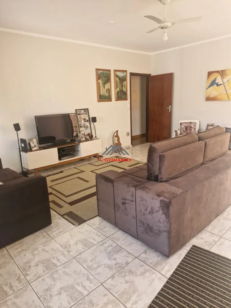 Casa, 3 quartos, 194 m² - Foto 1