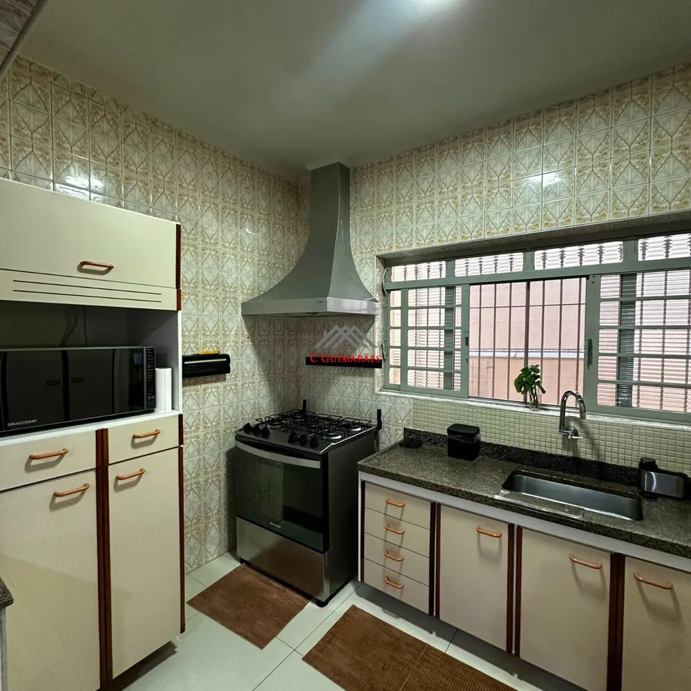 Casa, 3 quartos, 242 m² - Foto 4